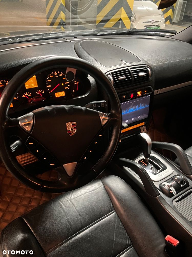 Porsche Cayenne - 7