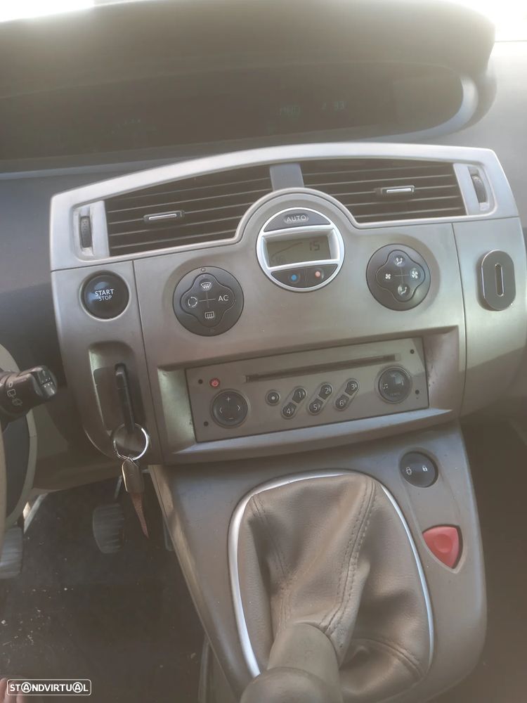 Renault Grand Scénic 1.5 dCi Dynamique - 8