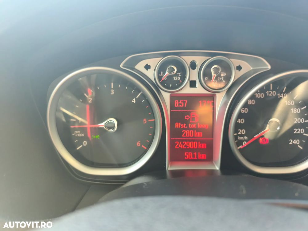 Ford Focus 1.6 TDCI DPF Titanium - 23