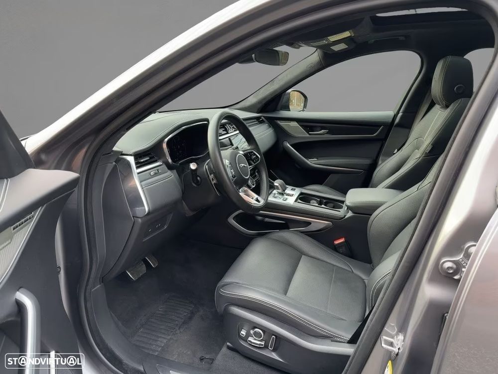 Jaguar F-Pace - 6
