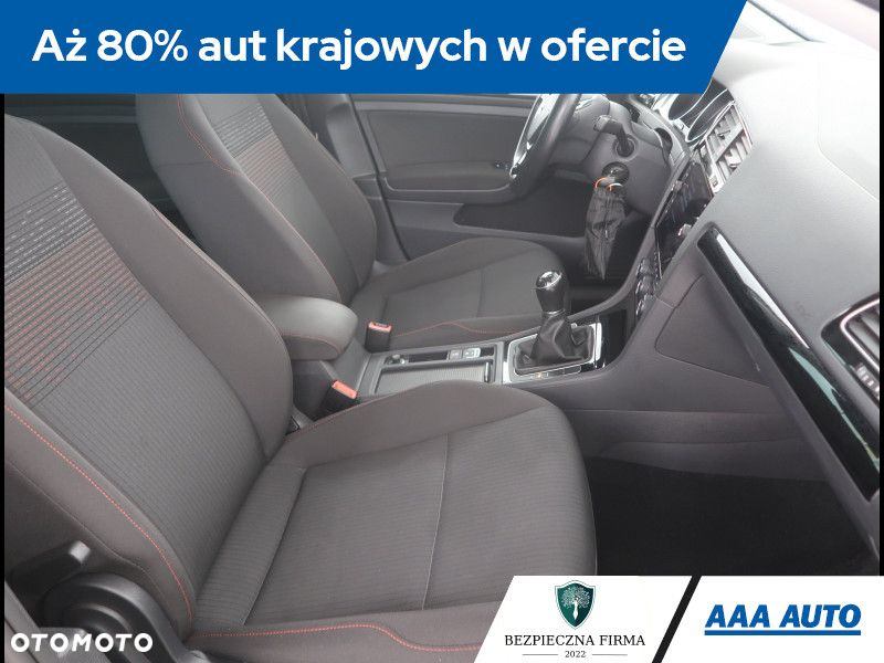 Volkswagen Golf - 10