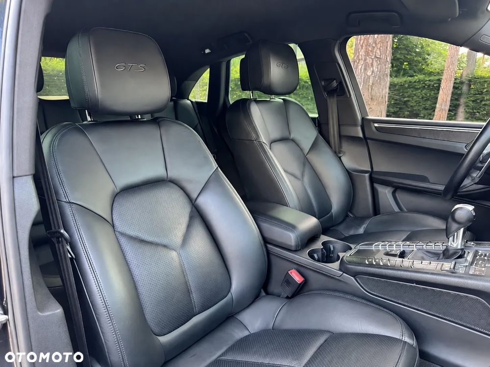 Porsche Macan - 13