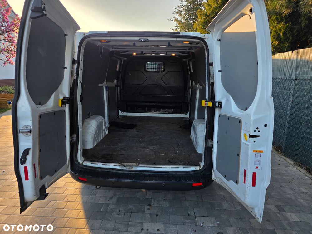 Ford TRANSIT CUSTOM - 11
