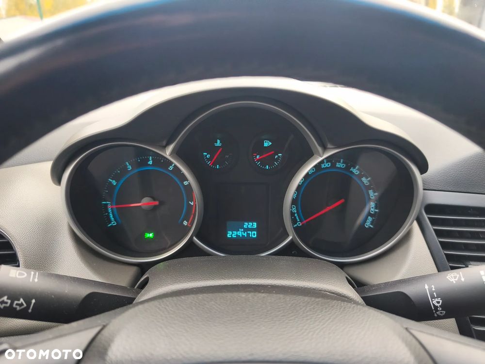Chevrolet Cruze - 29