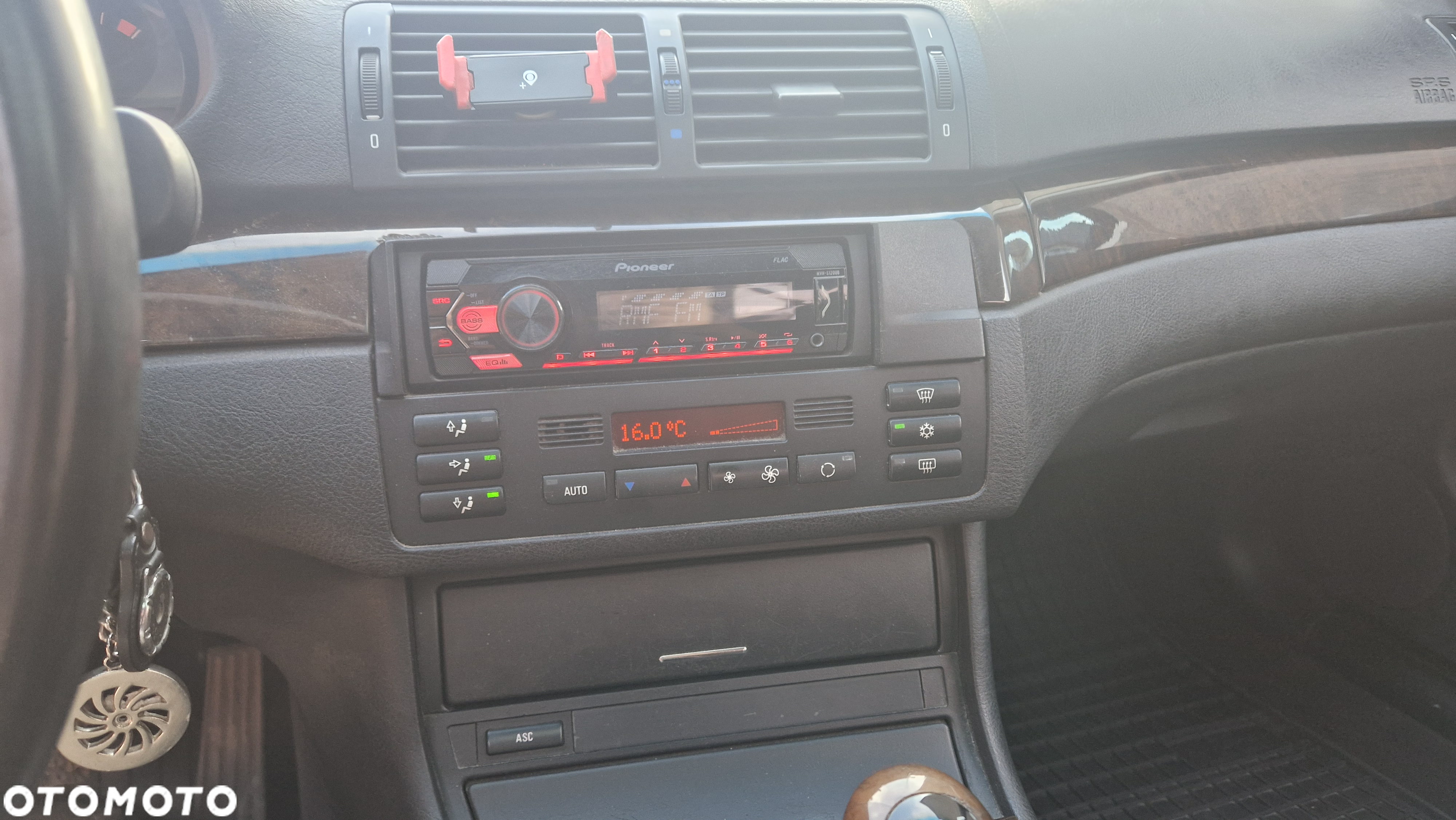 BMW Seria 3 318i - 14
