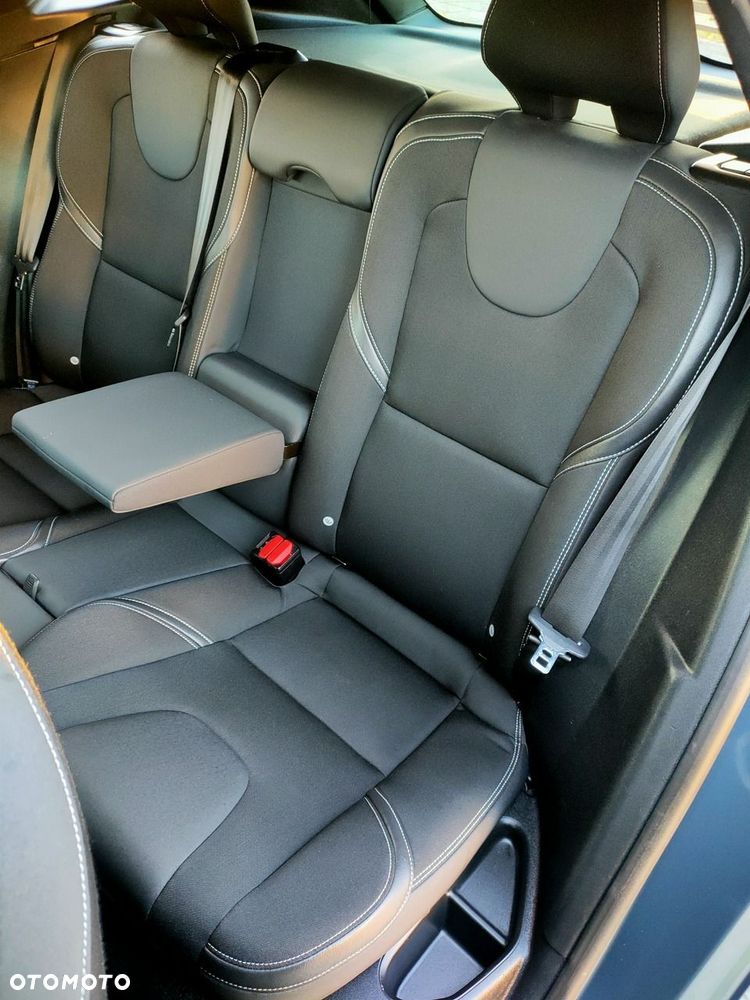 Volvo V40 D2 Drive-E SCR Momentum - 14