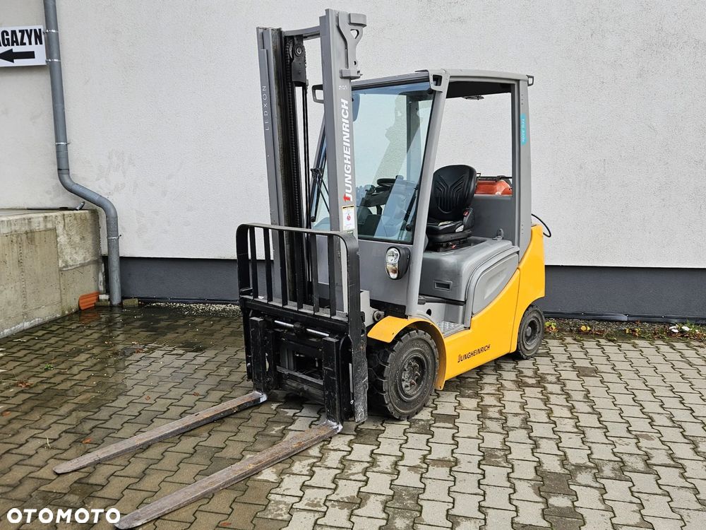 Jungheinrich TFG 320s - 1