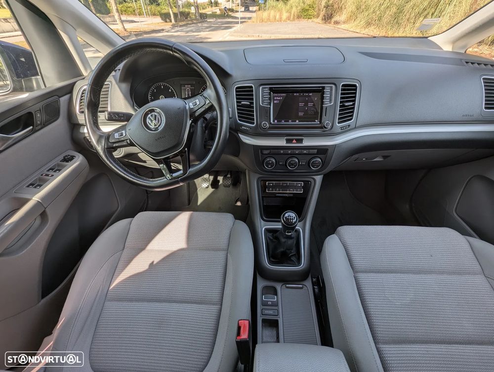 VW Sharan 2.0 TDI Confortline - 23