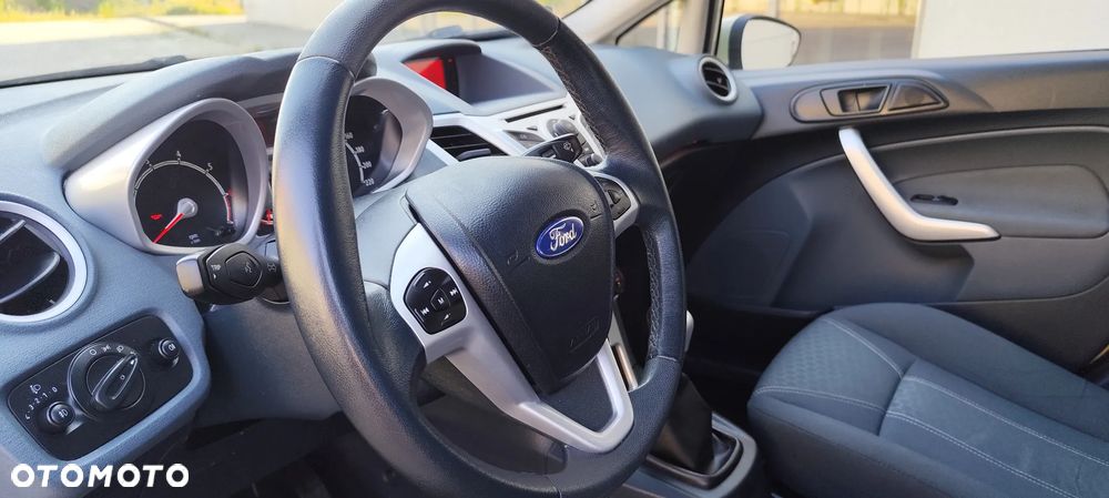 Ford Fiesta 1.25 Titanium - 24
