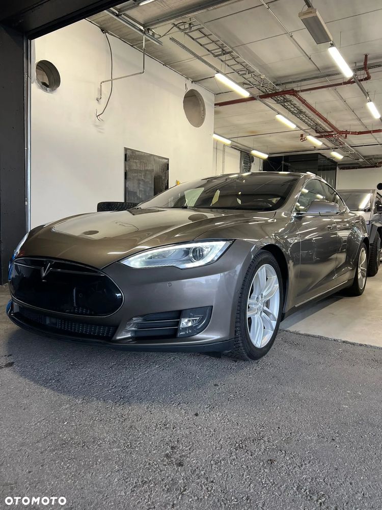 Tesla Model S 90D Allradantrieb - 4