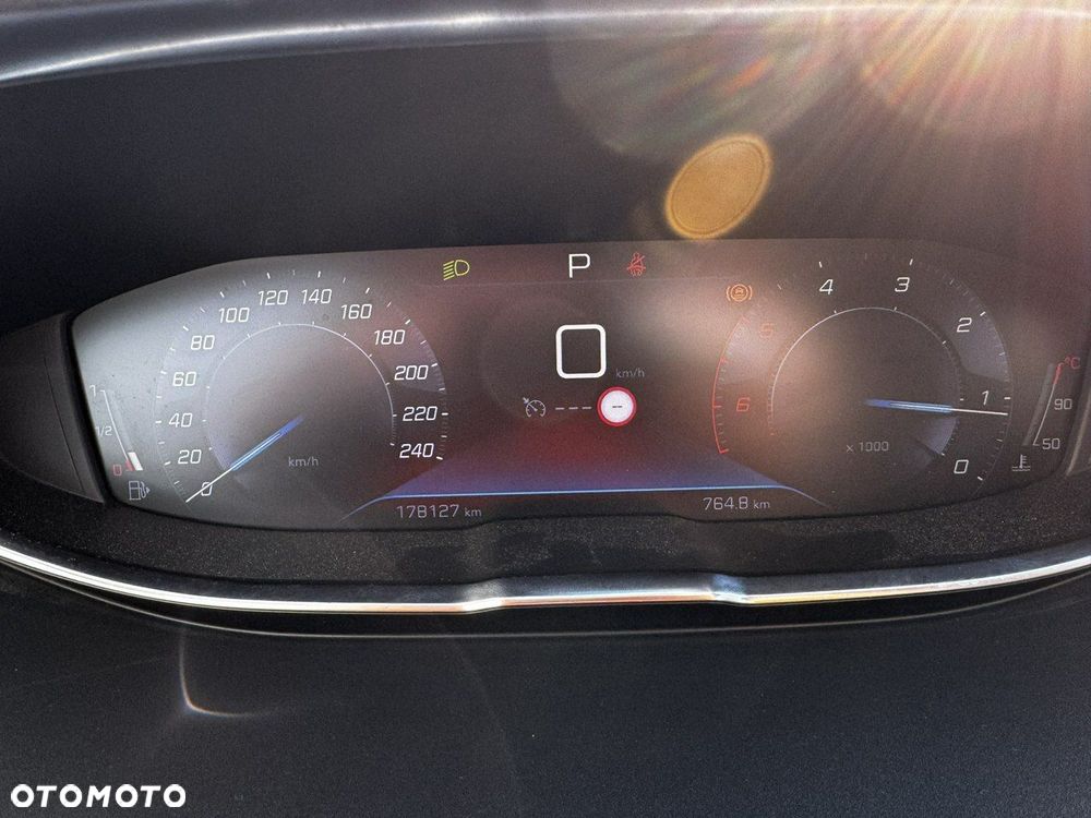 Peugeot 5008 1.5 BlueHDi Allure Pack S&S EAT8 - 23