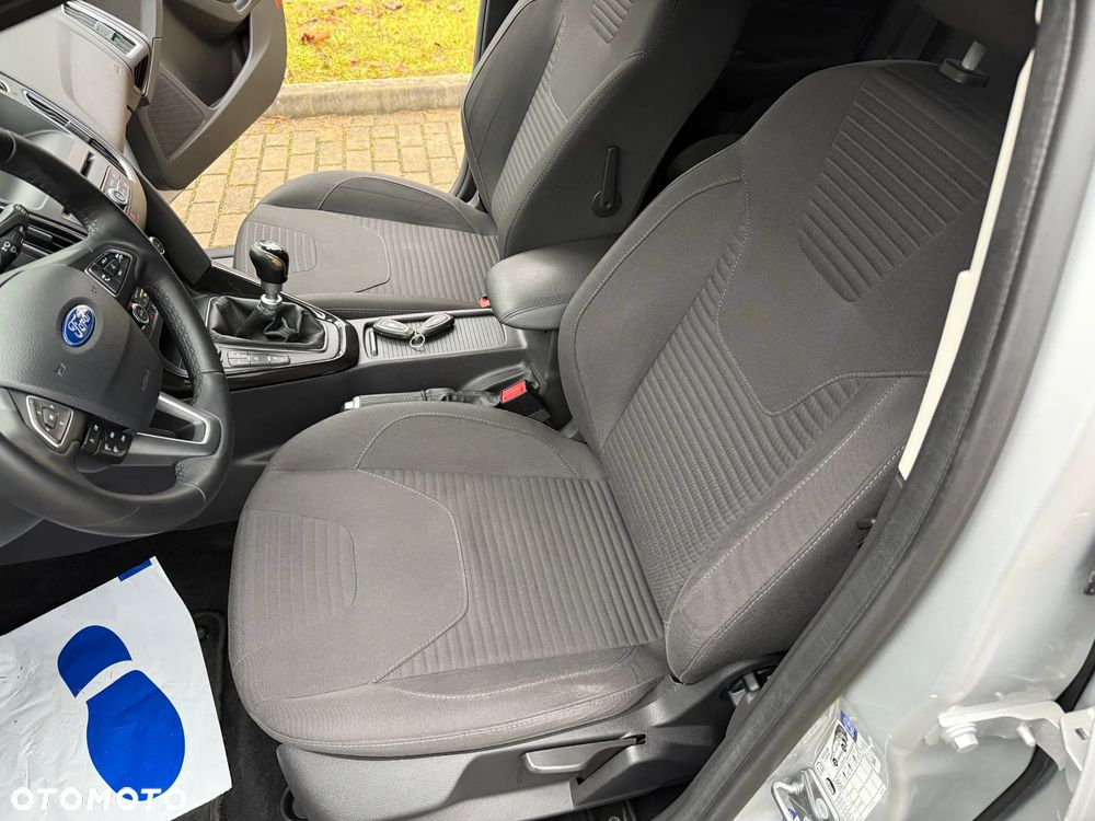 Ford Focus - 25
