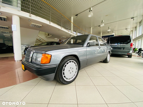 Mercedes-Benz W201 (190)