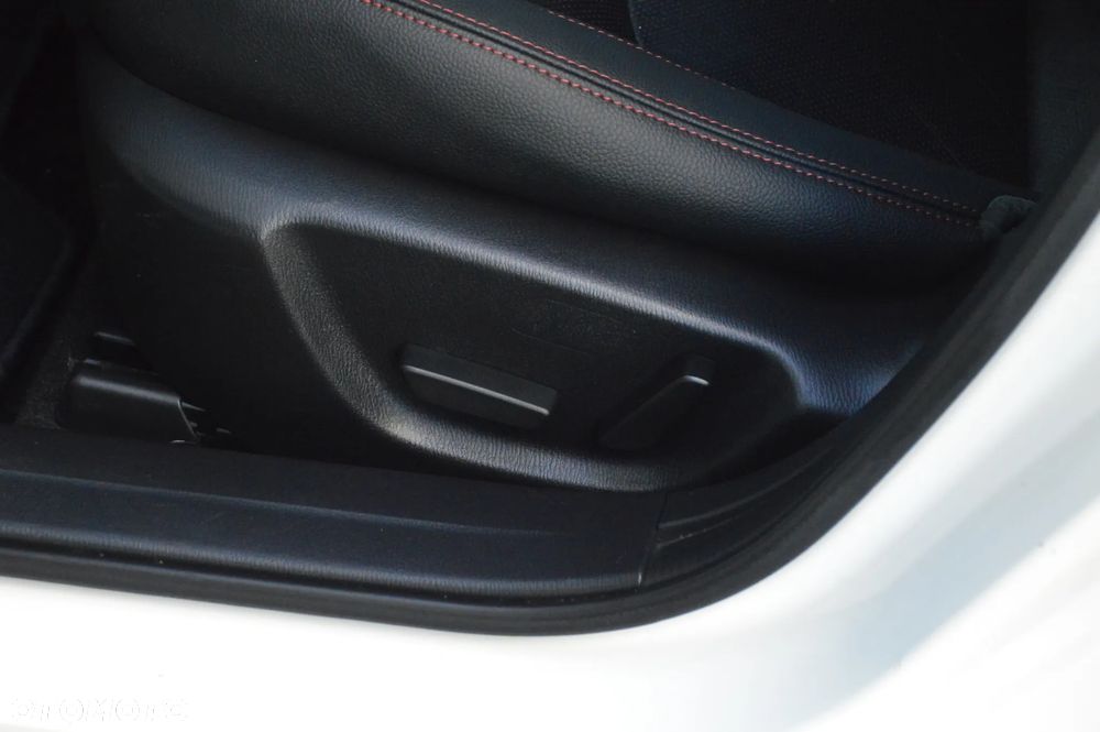 Mazda 3 SKYACTIV-G 165 Exclusive-Line - 33