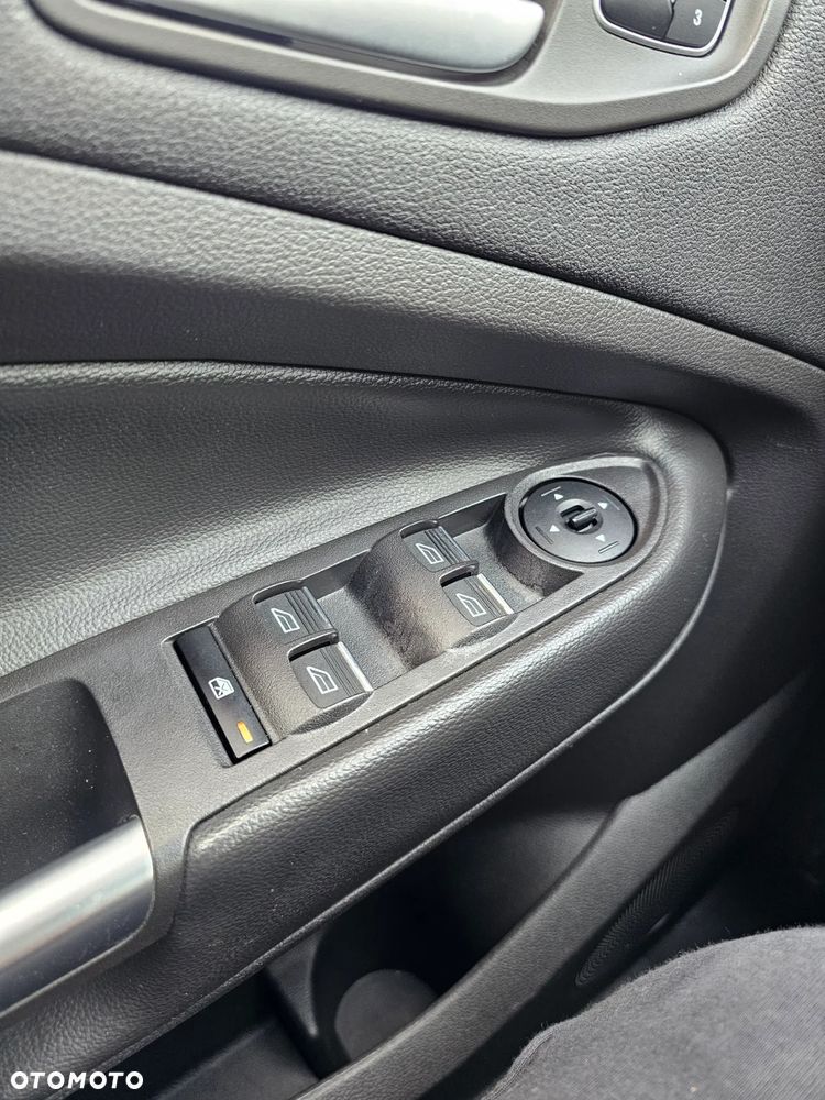 Ford Escape 2.0 EcoBoost AWD Titanium - 17