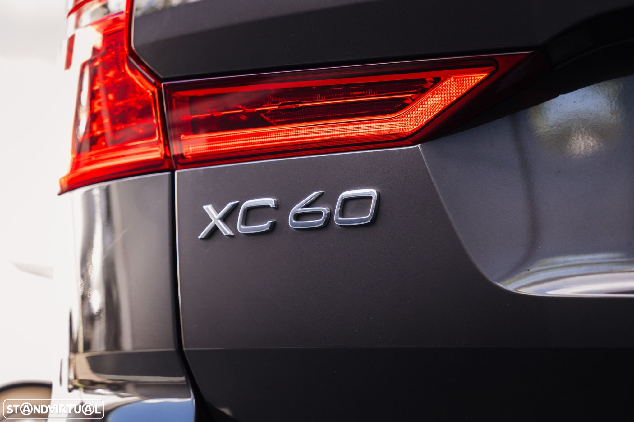 Volvo XC 60 2.0 T6 PHEV R-Design AWD - 35