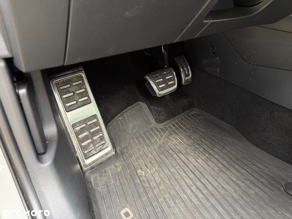 Skoda Octavia 2.0 TSI RS DSG - 20