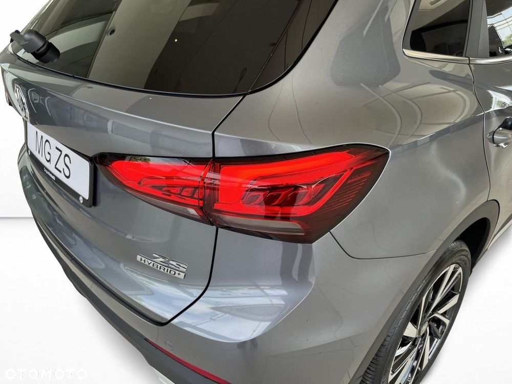 MG ZS Hybrid+ - 29