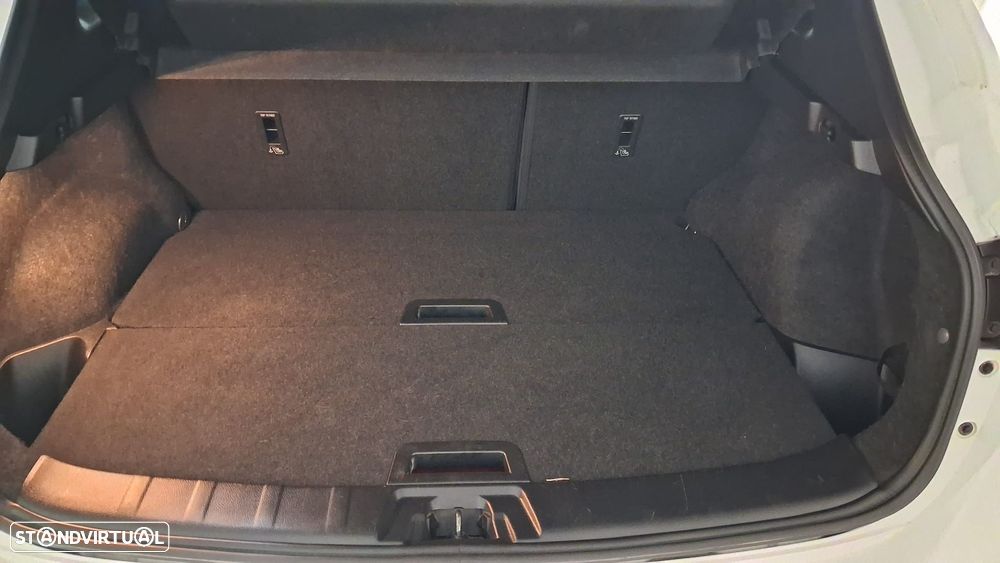 Nissan Qashqai 1.5 dCi N-Connecta 18 - 19