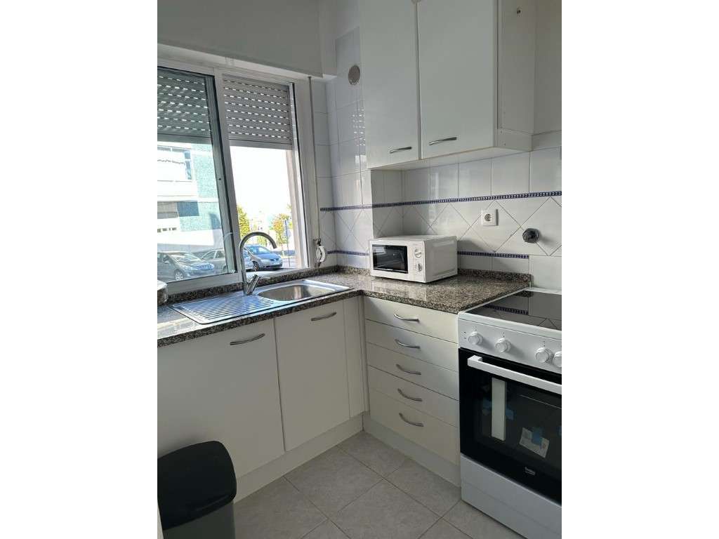 Apartamento T1+1 remodelado, perto da Calçada dos Barbadinhos, São ... - Grande imagem: 3/8