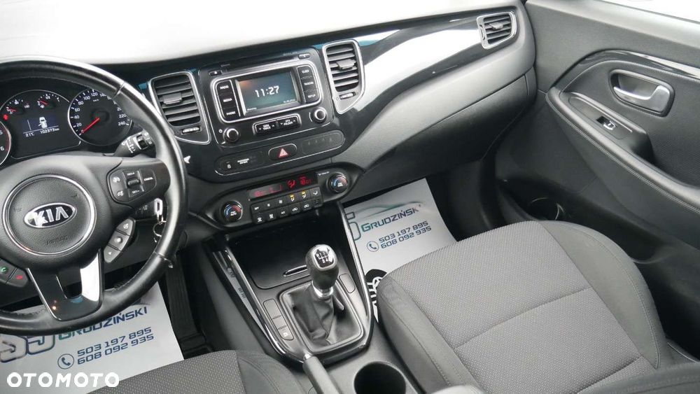 Kia Carens - 10