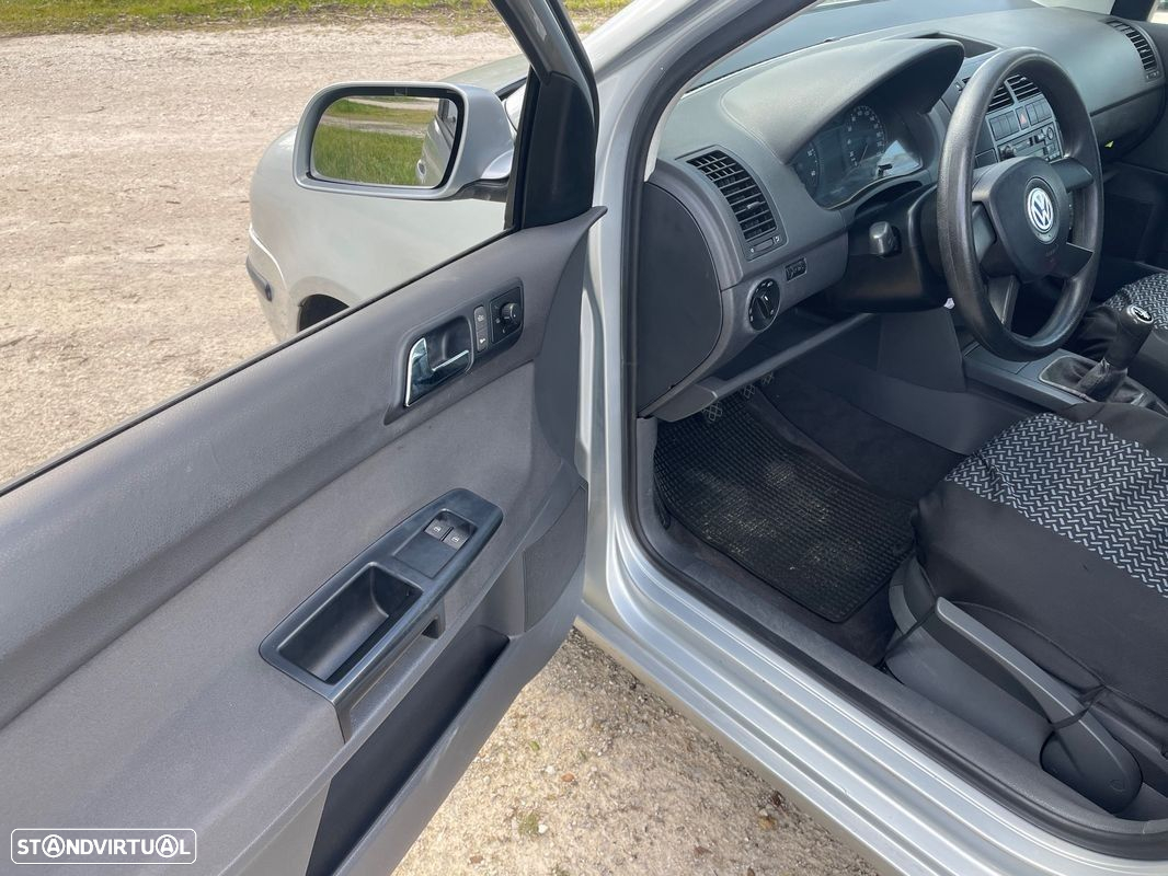 VW Polo 1.2 Confortline - 24