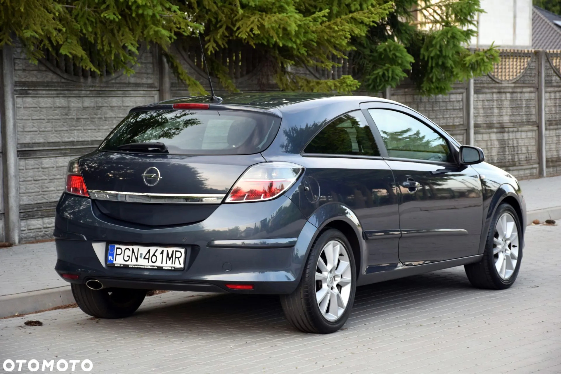 Opel Astra III GTC 1.6 Cosmo - 10