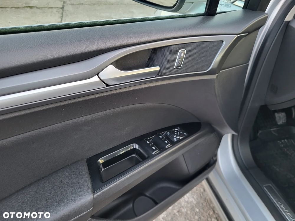 Ford Mondeo 2.0 TDCi Titanium - 23