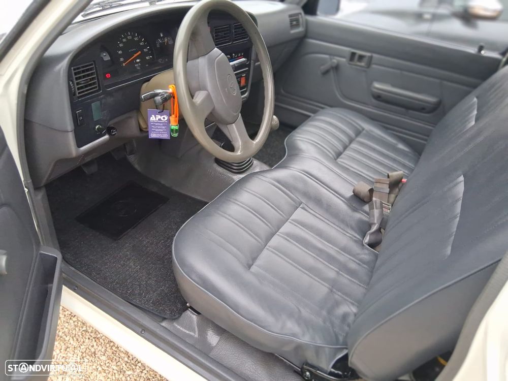 Toyota Hilux - 24