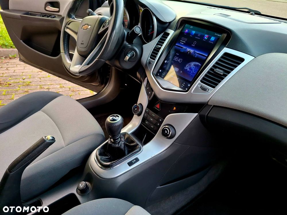 Chevrolet Cruze 1.8 LT - 19