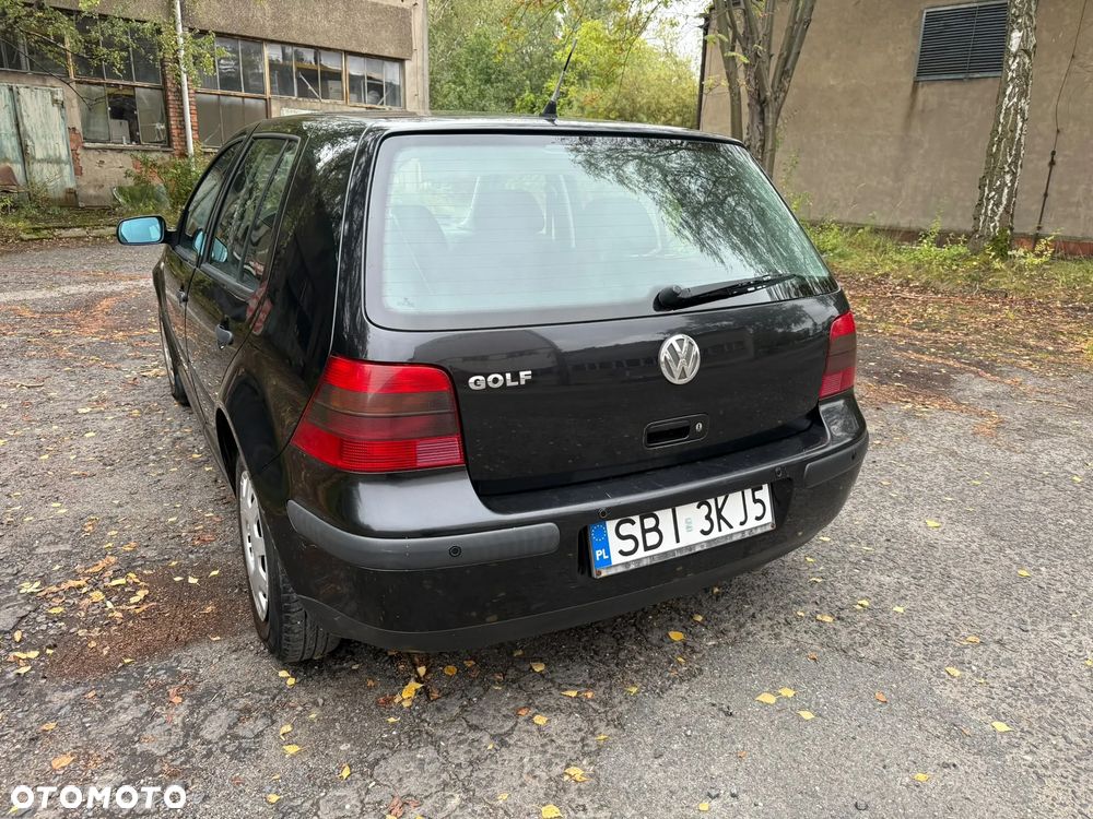 Volkswagen Golf - 6