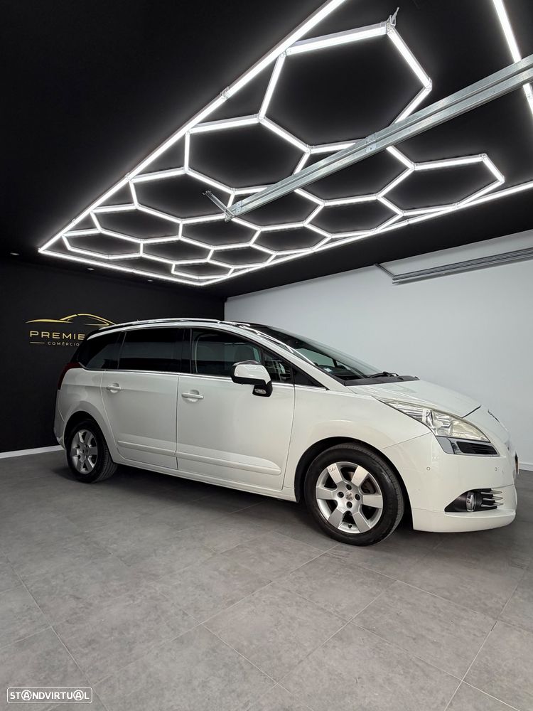 Peugeot 5008 1.6 HDi 5L Allure J17 - 4