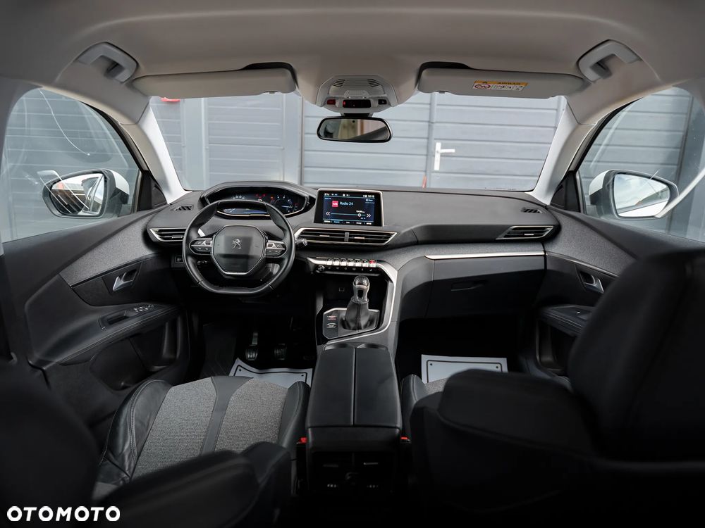 Peugeot 3008 1.5 BlueHDi Allure S&S - 18