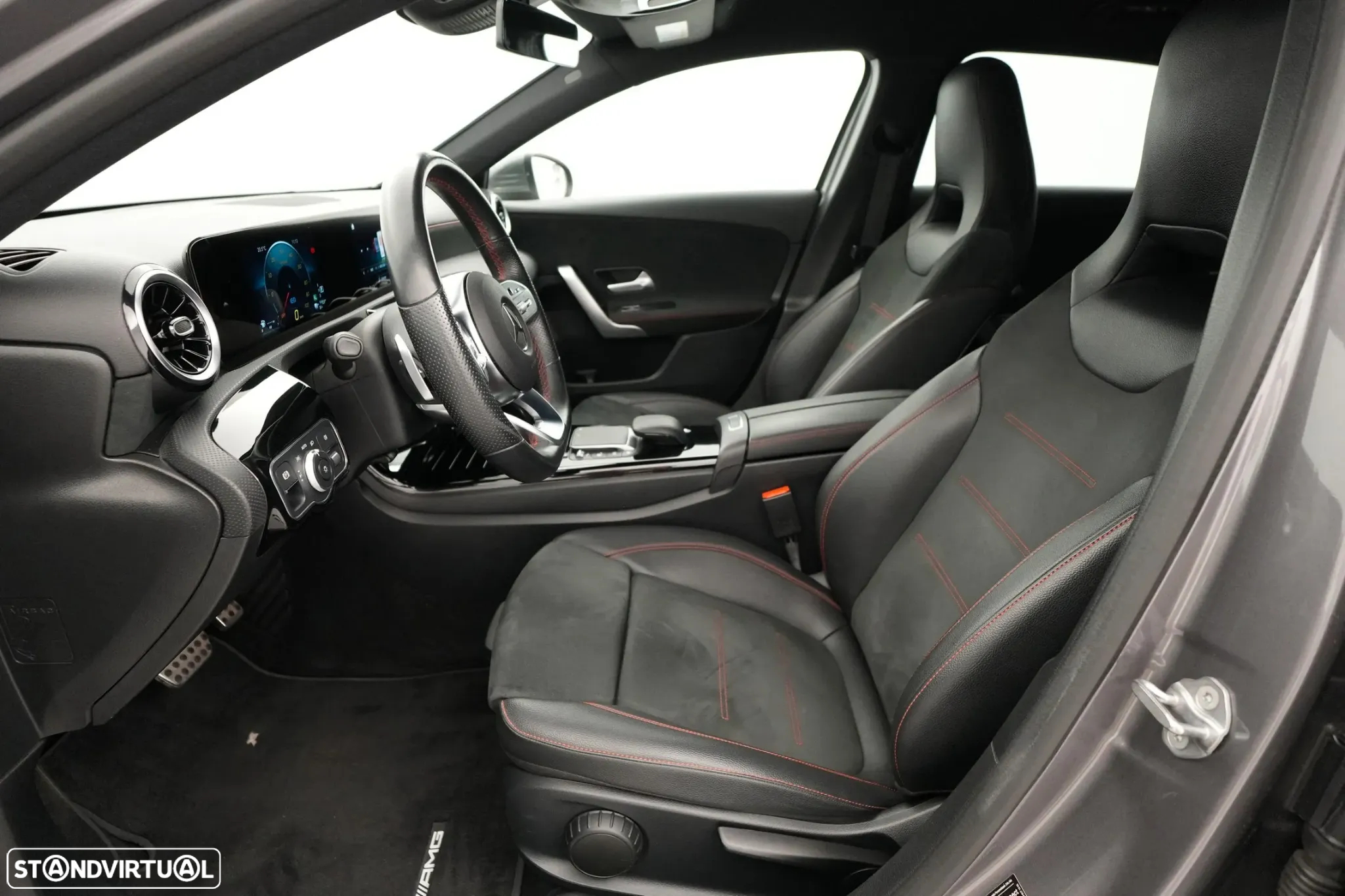 Mercedes-Benz A 250 e AMG Line - 12