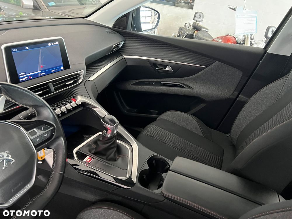 Peugeot 5008 PureTech 130 Stop & Start Allure Business-Paket - 14