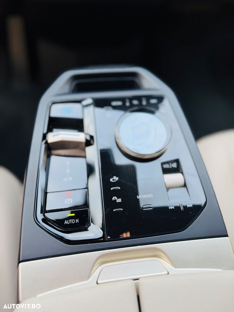 BMW iX 2022 — imagine 14
