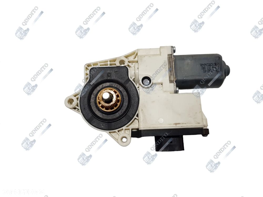 SILNICZEK PODNOSZENIA SZYBY PRAWY MAN TGX 81286016138 - 4