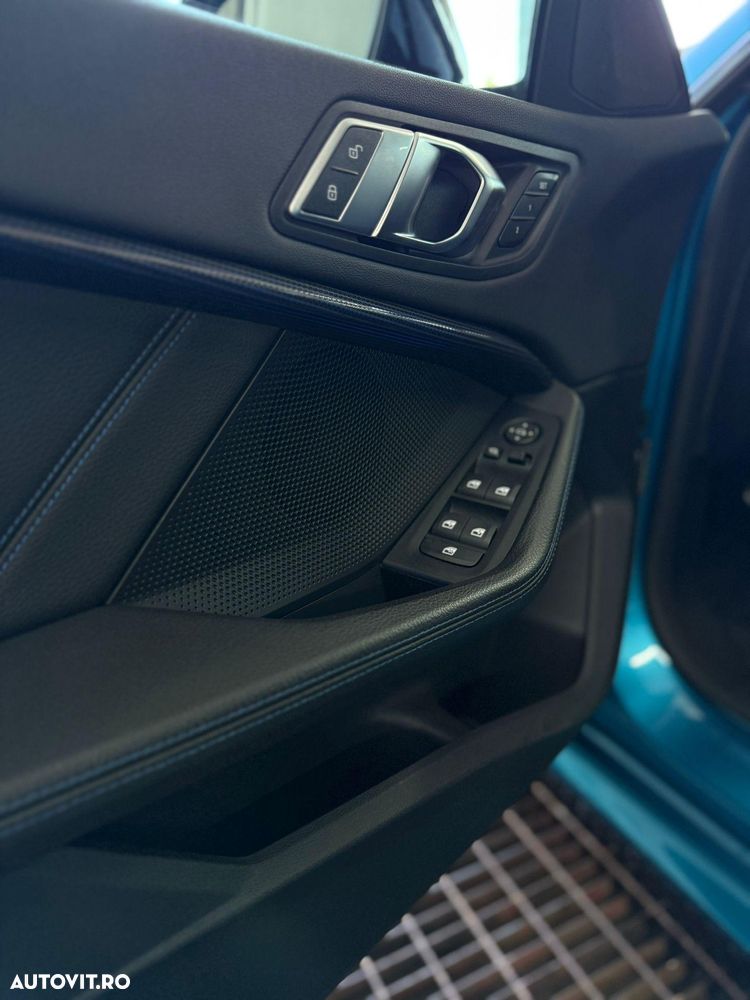 BMW M2 M235i xDrive - 16