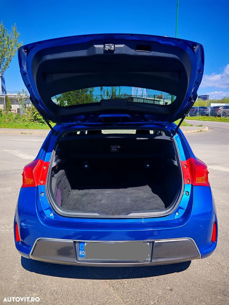 Toyota Auris - 11