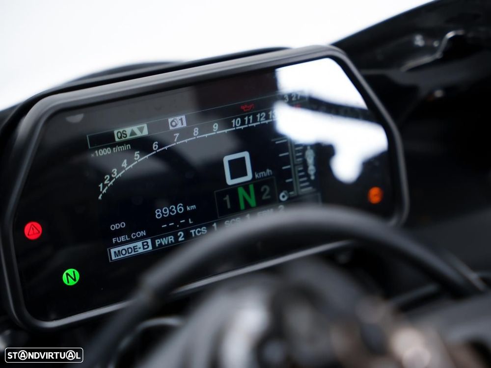 Yamaha R 1 - 7