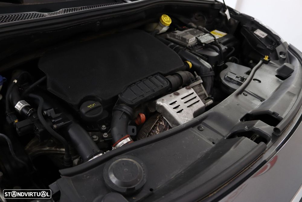 Peugeot 2008 1.2 PureTech Allure - 16