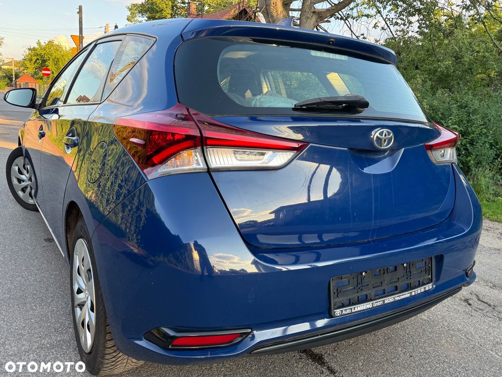 Toyota Auris 1.33 Dual-VVT-i Design Edition - 6