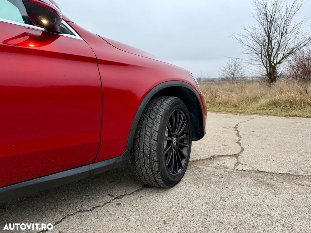 Mercedes-Benz GLC 300 4Matic 9G-TRONIC AMG Line - 17