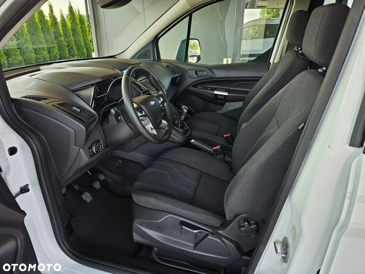 Ford Tourneo Connect Grand - 13