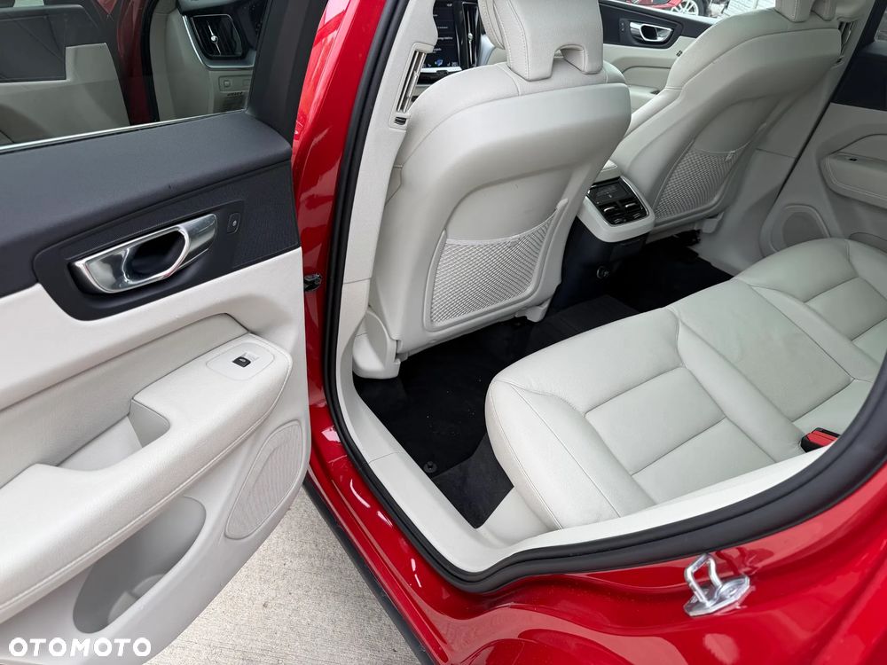 Volvo XC 60 T5 AWD Momentum - 9