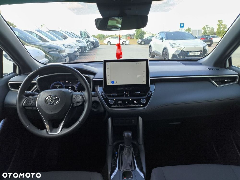 Toyota Corolla Cross - 24