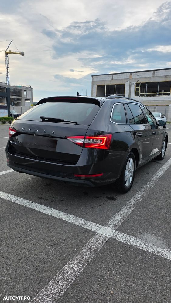 Skoda Superb 1.6 TDI DSG Ambition - 2