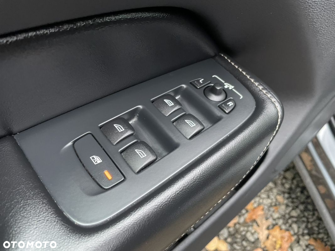 Volvo XC 60 D5 AWD Inscription - 23