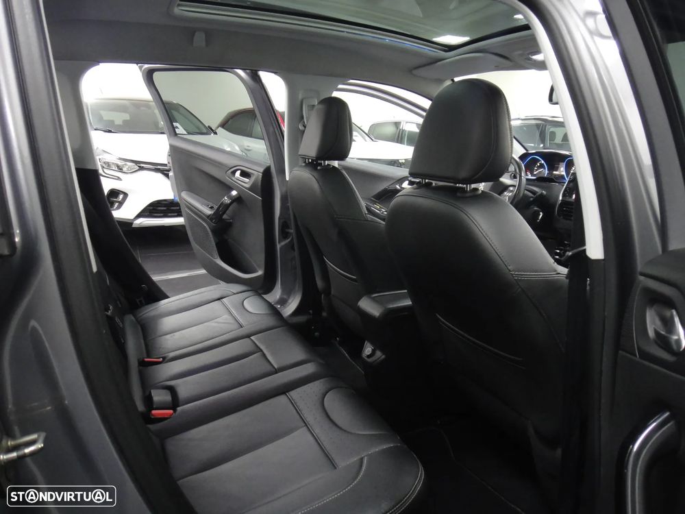 Peugeot 2008 PureTech 110 Stop&Start Allure - 18