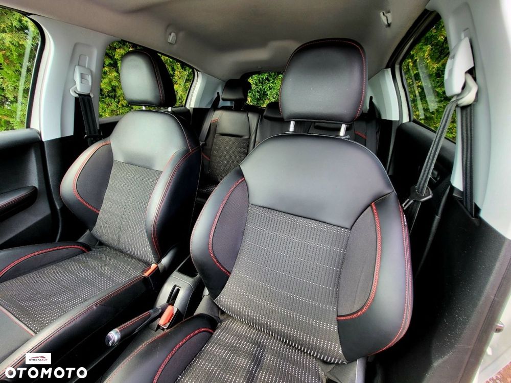 Peugeot 208 - 29